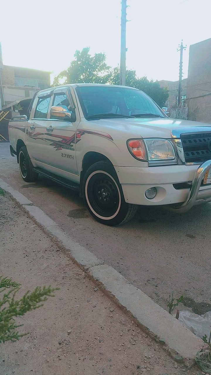 بيكب دبل قماره شيري كراند تايكر 2017 مكفوله من الصبغ والضربة والمعجون فقط بارد قليل في حافة باب السايق السياره نظيفه جدآ على وضع الشركة رقم بغداد مكان السياره بغداد
*********** بغداد, العراق
