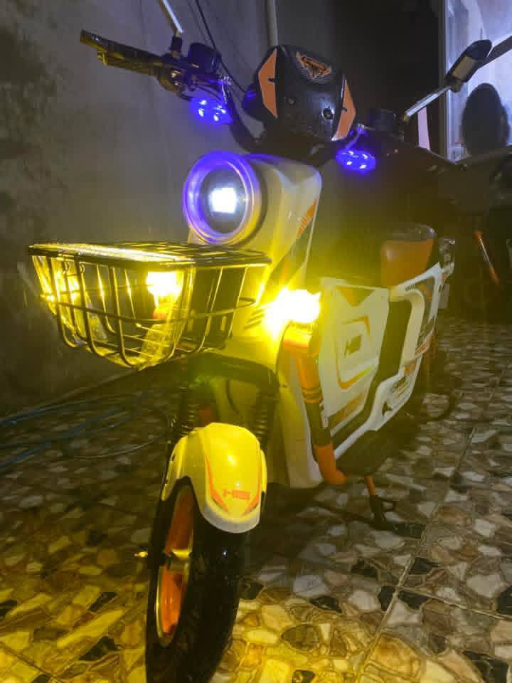 السلام عليكم موطور شحنH900 للبيع كلو بل شرط كهربائيات تايرات دبلات بريكات بطاريات كلو  شرط تشوف بعينك وتفحص للتواصل ***********والخاص مفتوح السعر بلاش 500 واذا شراي نتراهم
