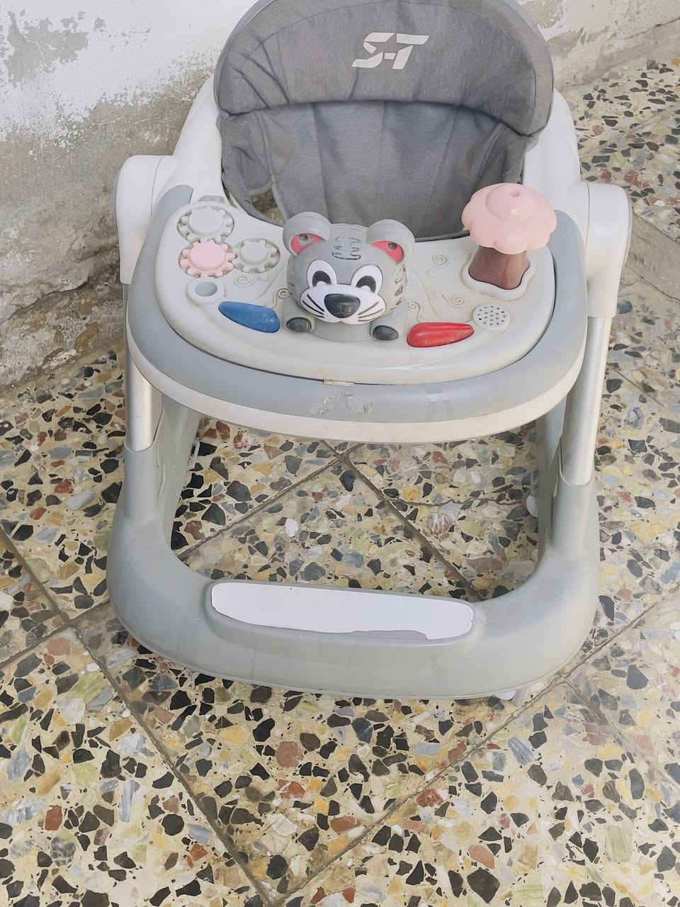 حجله للبيع تصير ميز طعام ومشايه  للبيع بغداد مدينة الصدر


**إذا كنت صاحب هذا الإعلان وتريد حذفه لأي سبب، رجاءا أرسل رسالة إلى الدعم الفني**