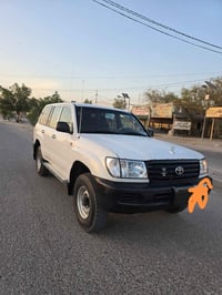 سياره للبيع كفاله عامه ب 160 وبيها مجال 07802647662