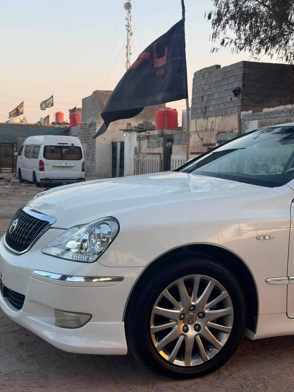 سلام عليكم 
ماجستا للبيع فقط 
رقم بصره قرار 102 تسجيل جديد بأسمي 
لون ابيضّ صدفي 
موديل 2005 
فول مواصفات 1/1 الاخير 
5دكم 
3بردات 
ثلاجه 
تبريد 3 قطع 
فتحه سلايت 
جلد اسود ملكي 
داخل صاج احمر 
جوبلسات 
تبريد ثلج 
باقي تفاصيلها خاص 
مكان السياره بصره 
السعر اتصل وتدلل 
*********** 
ملاحضه مكلف بلنشر اي ستفسار اتصل

