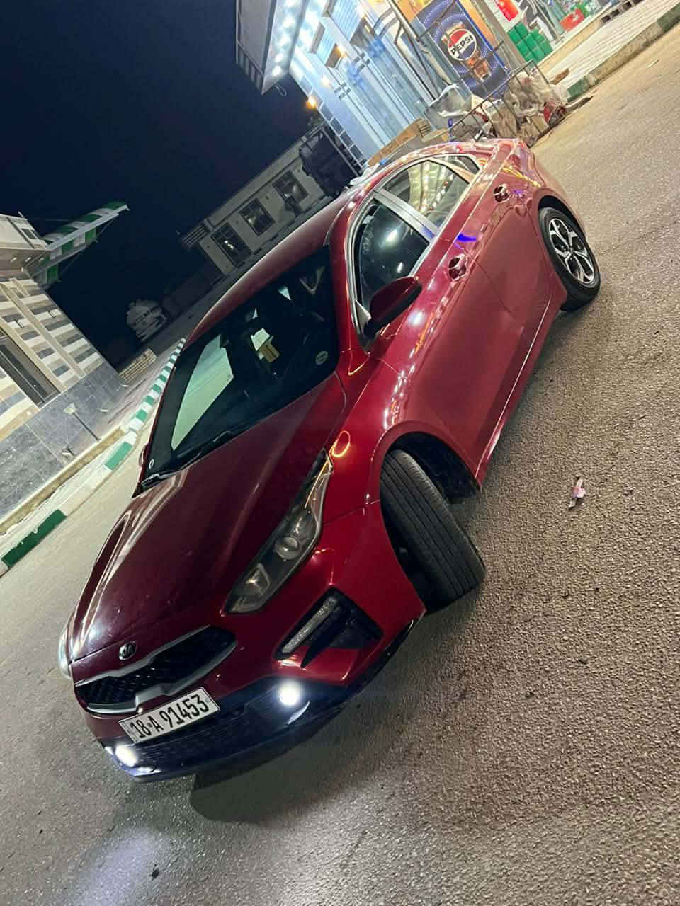 السلام عليكم للبيع فورتي موديل 2019السياره جاهزه كير ومحركفاله تخم تاير جديد سياره رقم انكليزي سنويه 2030 جاهزة وارد امريكي السونار بل منشور بيها فقط بارد بسيط محرك 2000دوش كير ATالمرغوب السياره داخله كلين 
السعر 135 وبيها مجال 
اللاستفسار ***********
مواصفات السياره 
تحكم استرين جهتين 
شاشه كبيره 
كامره
مري كهربائية 
تبريد شغال 
مكان بابل المسيب 
☝️☝️☝️
