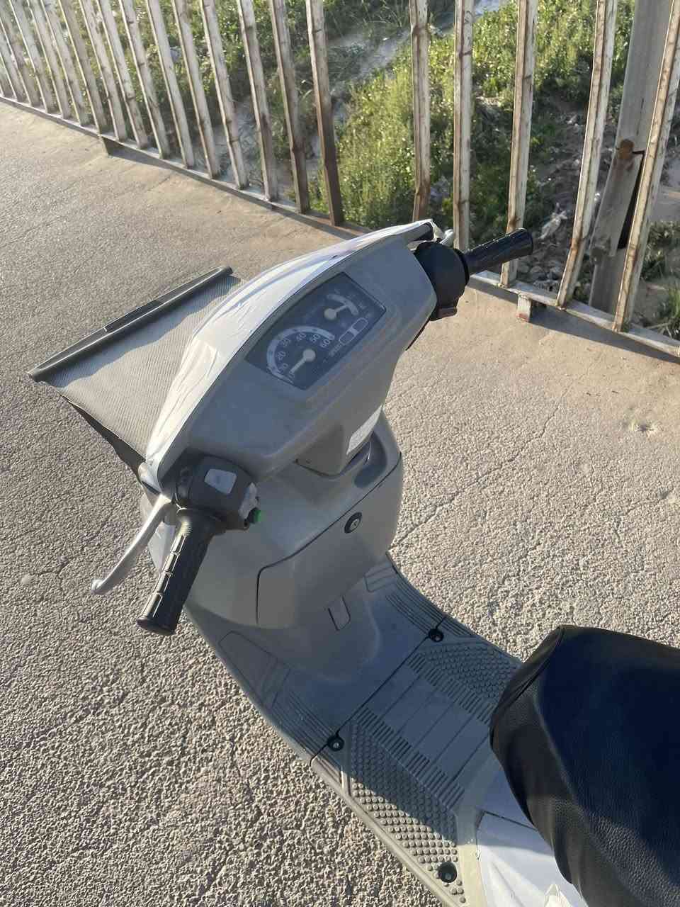 سلام عليكم
يماها
كولشي شغال 
و نضيف كابريتر بيلادي سحب
مكان كركوك سعر ٣٥٠ بيمجال 
اتصال فقط ***********
