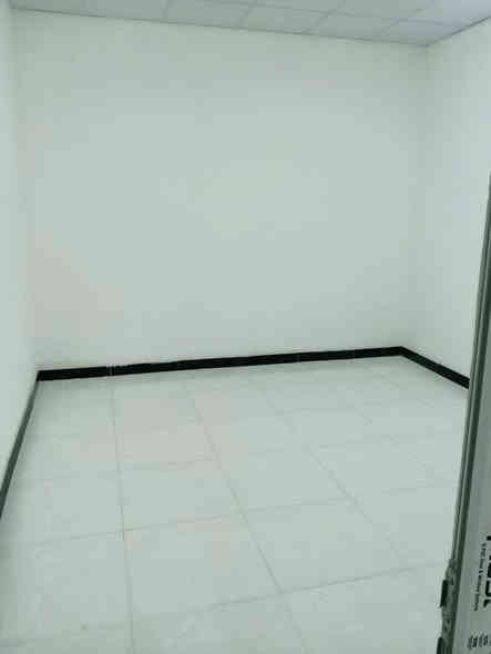 سلام عليكم
بيت البيع المساحه ١٠٠ متر 
الموقع الحديد دربونه العبيد 
البيت جديد وكامل مكمل كل الخدمات بي  زراعي 
السعر ٥٥ وبي مجال لاستفسار 
لاتصال ‏‪***********‬‏
