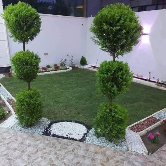 *🌿 خدمة تنظيف وتنسيق الحدائق 🌿*

ملّيت من الحديقة المليانة أوراق يابسة وحشائش؟  
نرجعها جنة بخدمتنا الاحترافية!

*نقدم لكم:*
- قص الحشائش وتهذيب الأشجار والنخيل
- إزالة الأوراق اليابسة والمخلفات
- تقليب التربة وتسميدها
- رش المبيدات ومكافحة الحشرات
- زراعة الزهور والنباتات حسب الطلب
- تنظيف الممرات وغسل الأرصفة

*ليش تختارنا؟*
- شغل نظيف وسريع
- أسعار مناسبة للجميع
- نجيك وين ما كنت داخل بغداد
- نستخدم معدات حديثة وفريق خبرة

📞 للحجز والاستفسار: اتصل على [***********]
📍 نخدم جميع مناطق بغداد
