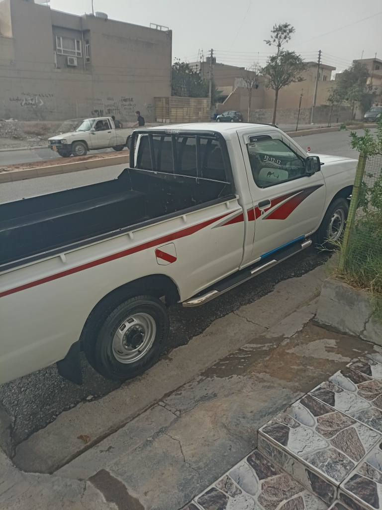 سلاو هاوریان پیکةب نيسان 2001، تةبریتة پاوه ر نیه. سةيارةكة عامة سی پارچةی پیشةوةی هةیتی ، بةطانةشی  گرتیة . رةقةم و ژینگةشی کةونة، گیر و مةکینة و اکسل و شةنسی و تةقةو رةقة بة شةرت. سةيارةكة تا بلیی جایزة. نرخ 65و کةمی مةجال. شوين هةولير. م. *********** أربيل, العراق
