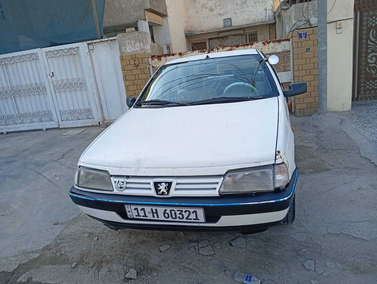 السلام عليكم بيجو ٤٠٥ سعر ٣٢ وبيها مجال مكان بغداد حي العدل***********
