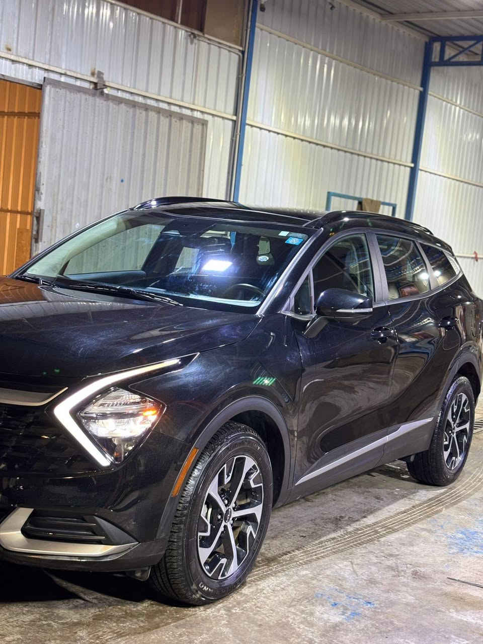 السلام عليكم
للبيع سياره سبورتج 2023 هايبرد ماشيه ٢٣ الف

 • فور ويل دفع رباعي

•لون اسود ملكي 
 
 • حادثه حلو بدون ايرباك بس قبق جنطه بدون دواخل صور الحادث موجوده 
 
 • بانوراما 

 • نقطه عمياء 

 • مقاعد أمامية كهربائية

 • داخلية بيانو بلاك

 • كشنات تدفئة

 • ستيرن تدفئة

 • تحكم ستيرن جهتين

 • حساسات أمامية وخلفية

 • شاشة + كاميرا

 • لايت LED + بك لايت LE

 • صندوق كهربائي

 • تشغيل عن بعد 

  • بصمة

***********

المكان بغداد اليرموك

السعر 20,000 $ دفترين وبيه مجال
