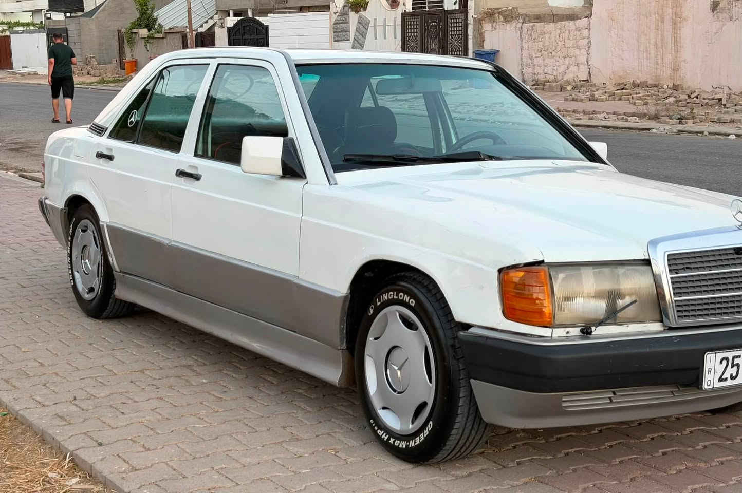 مارسدس طيارين حجم 190 رقم كركوك نكليزي سنويه لحد 2031 شرط التحويل دفتر بانزين بيها كير ومحرك ونجي ثنين ونص 2500تبريد ثلججج تخم تاير جديددد صدر جديد سياره جاهزززه كير محرك صدر كهربائيات كله شرط سعر ٣٦ وبيها مجال بسيط العنوان كركوك رقم الهاتف ***********
