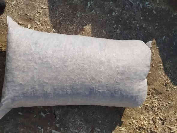 السلام عليكم تتوفر نشاره بيضه درجه اوله ويوجد توصيل لكافه المحافظات 
سعر الكيس (١٧٥٠) اقل كميه (100) كيس
*********** & *********** وتساب
