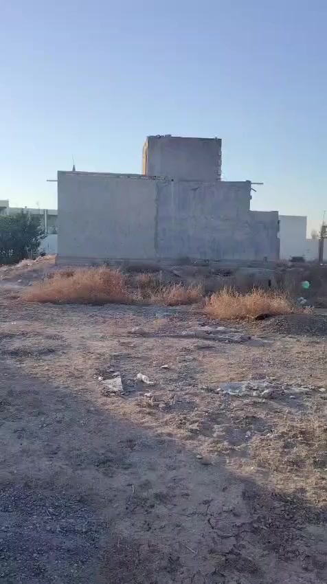 السلام عليكم قطعه طابو صرف ٢٠٠ متر ام الهوى الجديدة الوجهة ١٠ ونزال ٢٠ قرب مدرسة ساوه قريبه ع شارع العام كربلاء وطريح كما موضح بالفديو 
الاستفسار /***********
