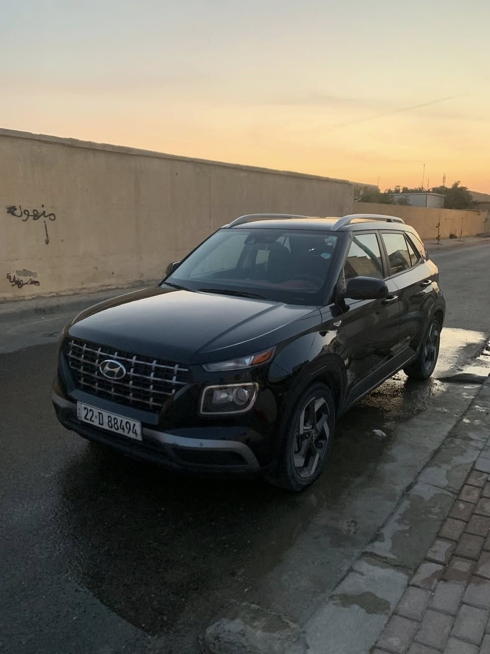 سلام عليكم:
هونداي فينو 2022 المواصفات: 
فتحة سقف
حساس امامي
حساس خلفي
رادار جانبي 
رادار خلفي 
اشارة بالمري
مثبت سرعة
تحكم ستيرن وتحديد مسار كله شغال
رقم شمالي
الحادث مرفق بالصور 
السعر:130$ وبيها مجال
للأستفسار: ***********
