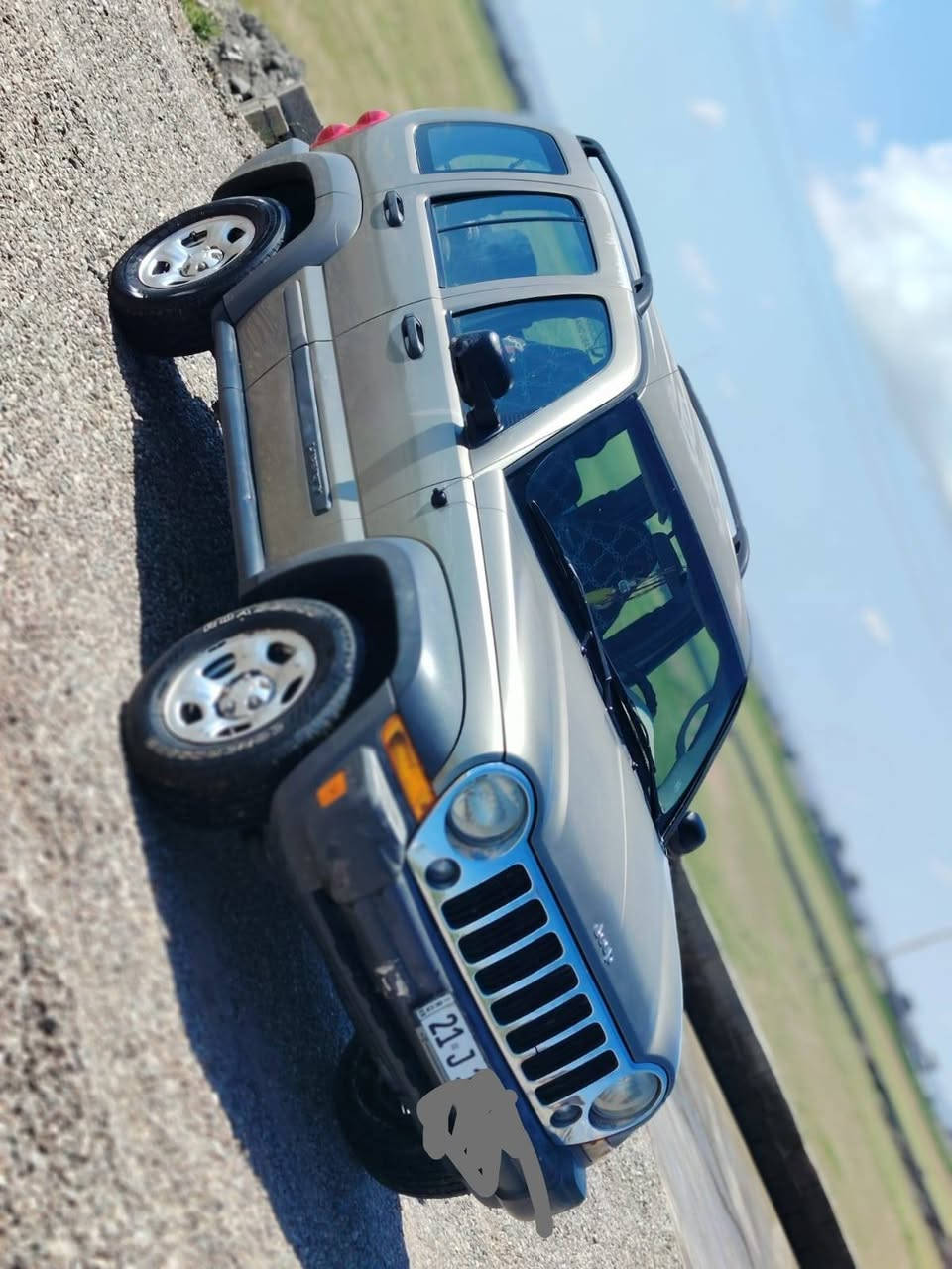 السلام عليكم جيب ليبرتي 2007
تبريد شغال +تدفئه صدر جديد
بيها باب خلفي يمين مبدل وبارد شبر+هلال السكن سنويه لل 29بسمنه شرط التحويل
والوكاله رقم سليمانيه السعر 80وبيها مجال للطيبين المكان الزاب اتصل وتدلل الرقم ***********
