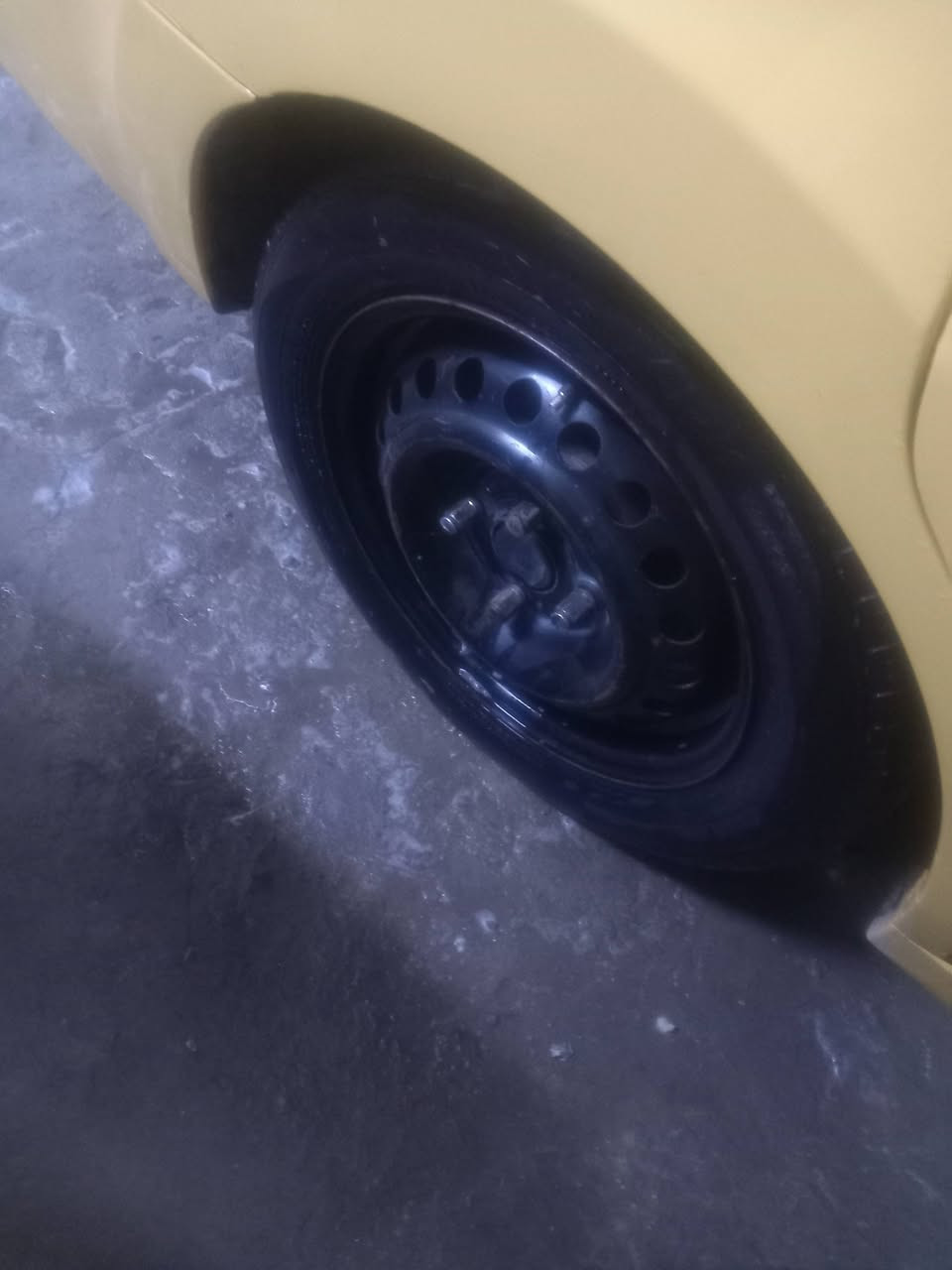 السلام عليكم شيري اي فايف موديل ١١ كير محرك ياباني كورلا مصفره هيئه وغرامات باسمي بغداد سعر ٤٠ ورقه ***********
