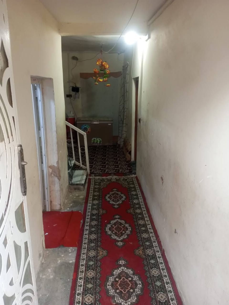 السلام عليكم اعيد نشر بسبب الوعود كاذبه بيت بحي رمضان يم الاطفاء قريب كلش على شارع العام مساحه لبيت 100 متر طابقين 10×10 يحتوي على براني جوة ومطبخ وصحيات خارجيه وطابق الثاني غرفتين.. سعر 95 قفل اتصل ***********.... ***********
