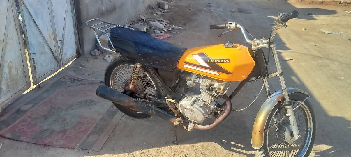 سلام عليكم دراجه دوات البيع سعرهه 300 بيه مجال مكاني تنومه  ***********
