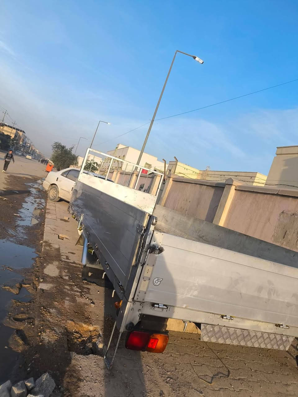 سلام عليكم للبيع بدي مال كرين دخول جديد كامل هوه ونشرته وبكلايتات طواله 6 وربع  كاعيه حديد الاستفسار ع رقم بي وتساب ***********
