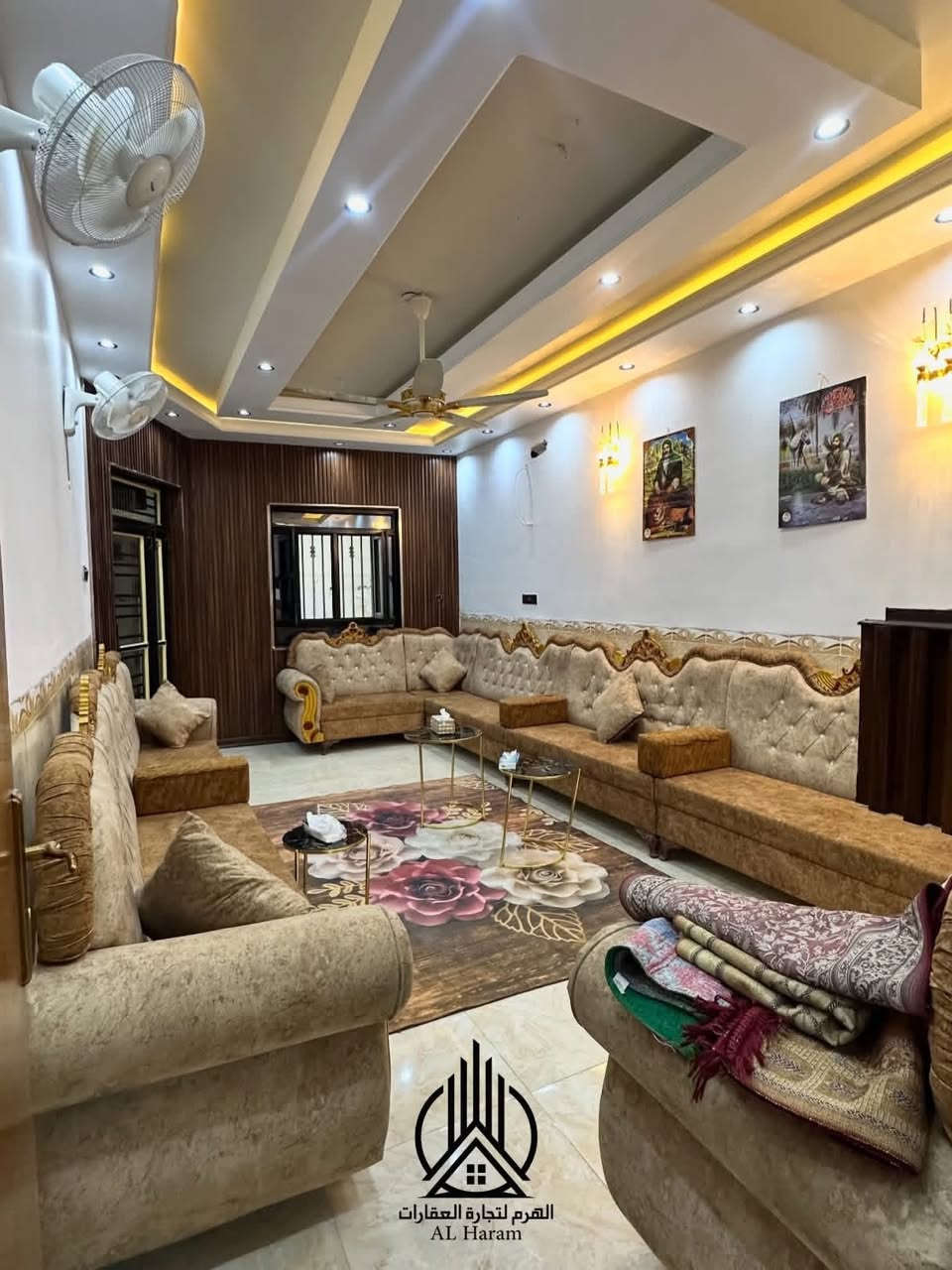 #حي_الوفاء - على حديقة جهة الميلاد 📍
دار 150 متر وجه 7.5 على حديقة طابقين

الطابق الاول : غرفتين نوم - صاله - استقبال - مطبخ - صحيات خارجيه - منور 

الطابق الثاني : غرفتين نوم - صاله - صحيات 

البناء طابوك السقف صب كونكرت

السعر : 235 مليون

للأستفسار 

سجاد مؤيد 

***********
***********

عنوان المكتب : خدمي سيف سعد - مقابل جامع محمد الجواد - على الشارع الرئيسي مباشرةً 📍
