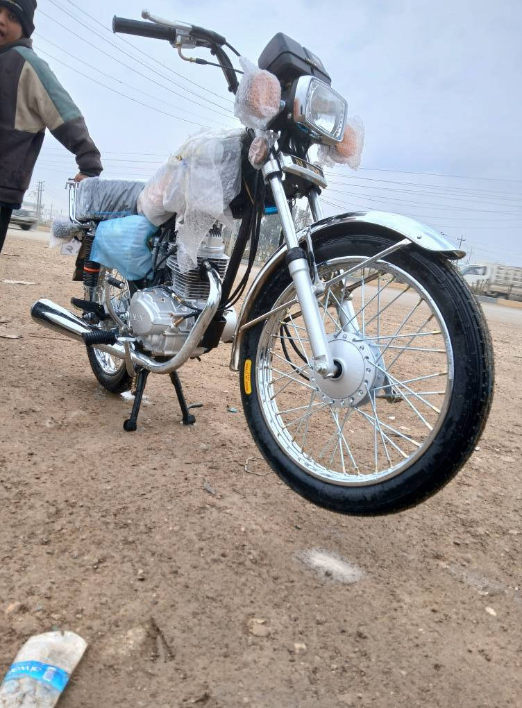 سلام عليكم 
نامه موديل 2027
دراجه بعدها زيرو ماصار بشهر من نزلتها 
دراجه بعدها زيرو جبتها سحكتها وبقت بل بيت مجودره اوراقها كامله كل نقص مابيها 
نضافتها 100%
عنواني ديالى بعقوبه حي المعلمين 
***********
سعرها 690 وبيها مجال
