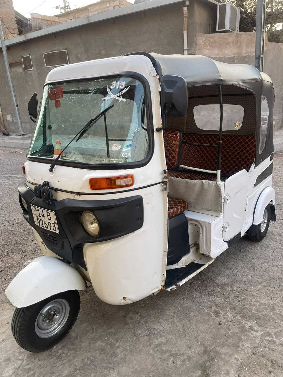 تكتك باجات للبيع مديل ٢٢ رقم وسنويه إنكليزي محرك كفاله مبدل فقط والبدي شوفه العين تكتك حلوه نضيفه ماناقصها شي كبل الشارع مسجل لايت زنون عالي ناصي كهربائيه كلها شغاله سعرها ٧٠٠٠ وبيها مجال مكاني البصره مشراك جديد ***********
