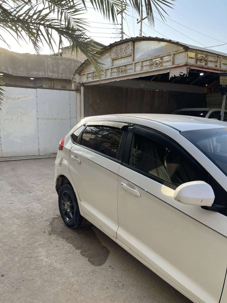 شيري فلاوين 2014 للبيع
سياره بسمي كير ومرك بحاله ممتازه 
مصفره غرمات سياره ماعليها شي 
رقم الهاتف *********** 
بصره ابو خصيب
