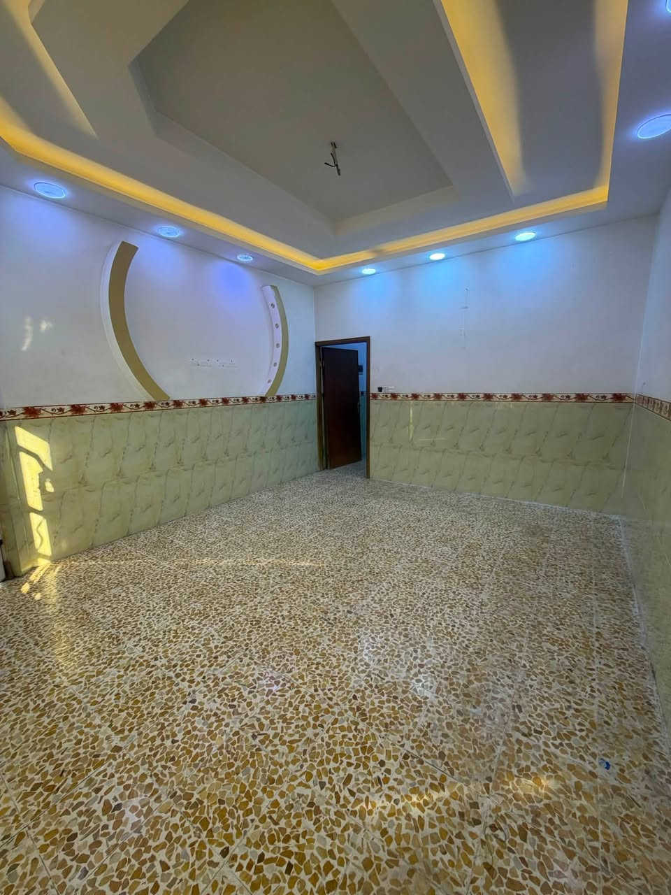 🏡 دار للبيع في حي البكر 🏡
حصرياً حصرياً حصرياً 
📍 الموقع: حي البكر – موقع مميز
📐 المساحة: 117 متر مربع
📏 الواجهة: 7.5 متر

✨ تفاصيل الدار:

* مكونة من طابق ونصف.
* الطابق الأرضي: كراج، هول، استقبال، مطبخ، صحيات، وغرفة نوم.
* الطابق الثاني: غرفة نوم مع سطح.

📞 للاستفسار والاتصال:
***********
***********

📍 عنوان المكتب:
حي البكر – سايدين الكنيسة
تايتنك عقارات أرض الملوك
