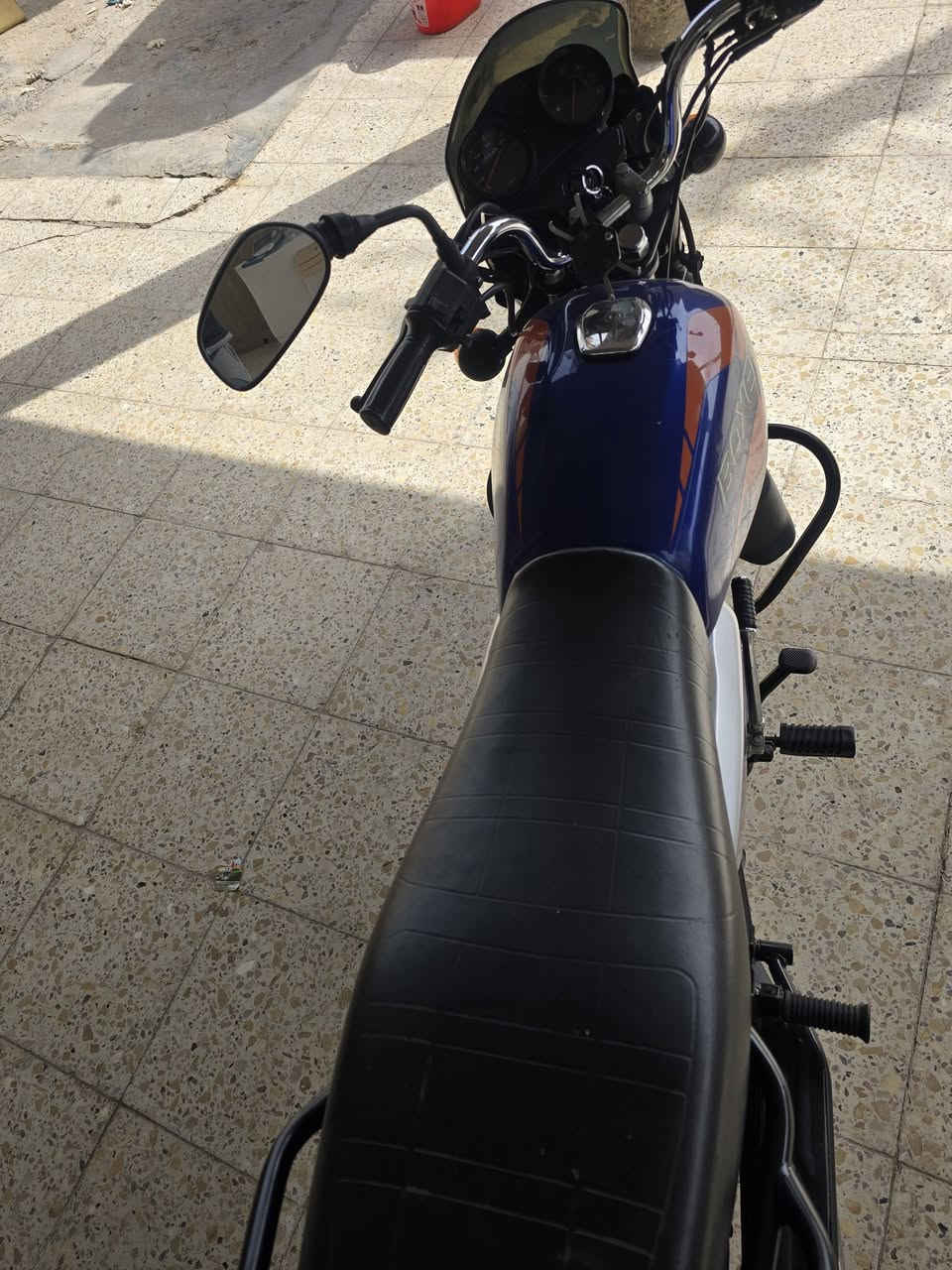 سلام وعليكم دراجه للبيع بوكسر موديل  23السعر 2500 مكاني ابو غريب  لوحه وسنويه هزه جديده رقم بغداد   ***********
