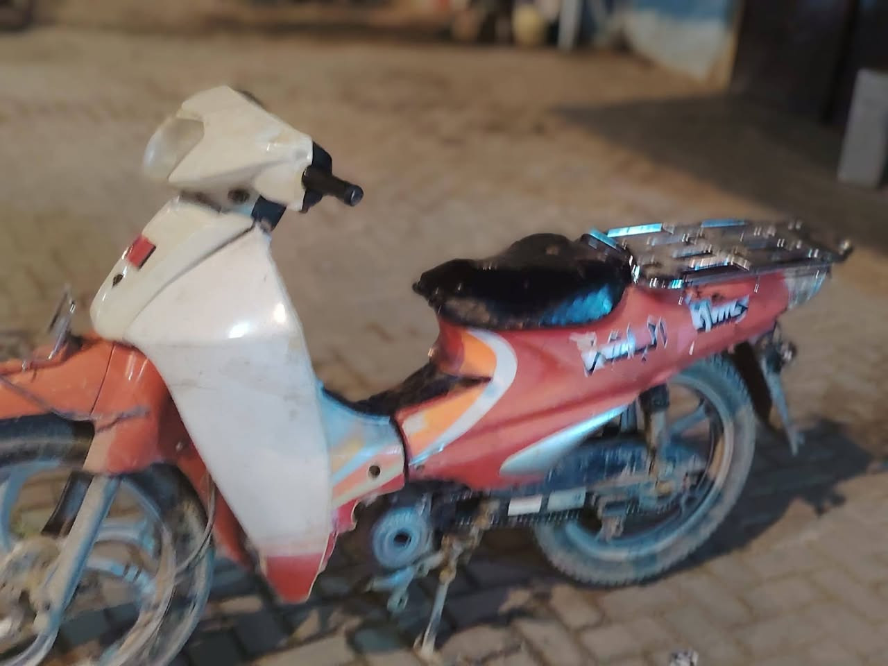 للبيع للبيع 
ماطور سرفيس بنز مكينه خير من الله 
لاتنقيص لا تبخير كهربائياته شغاله عوزه ترتيب بسيط 
السعر 350 وبي مجال بسيط 
***********
