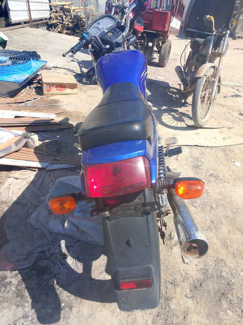 سلام وعليكم دراجه هونده البيع دراجه جديده مكينه ما مفتوجه دوات البيع كفلها من بوكه الك سعر 600 بيها مجال قليل رقم ***********
