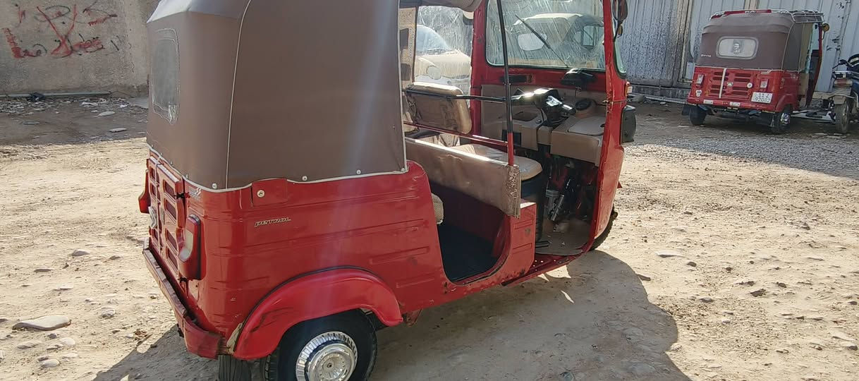 سلام عليكم تكتك للبيع نضيفه خير من الله مكينه خير من الله كبل للشارع جاهزه موديل 2019 السعر 6000 وبيه مجال قليل رقم الهاتف ***********
