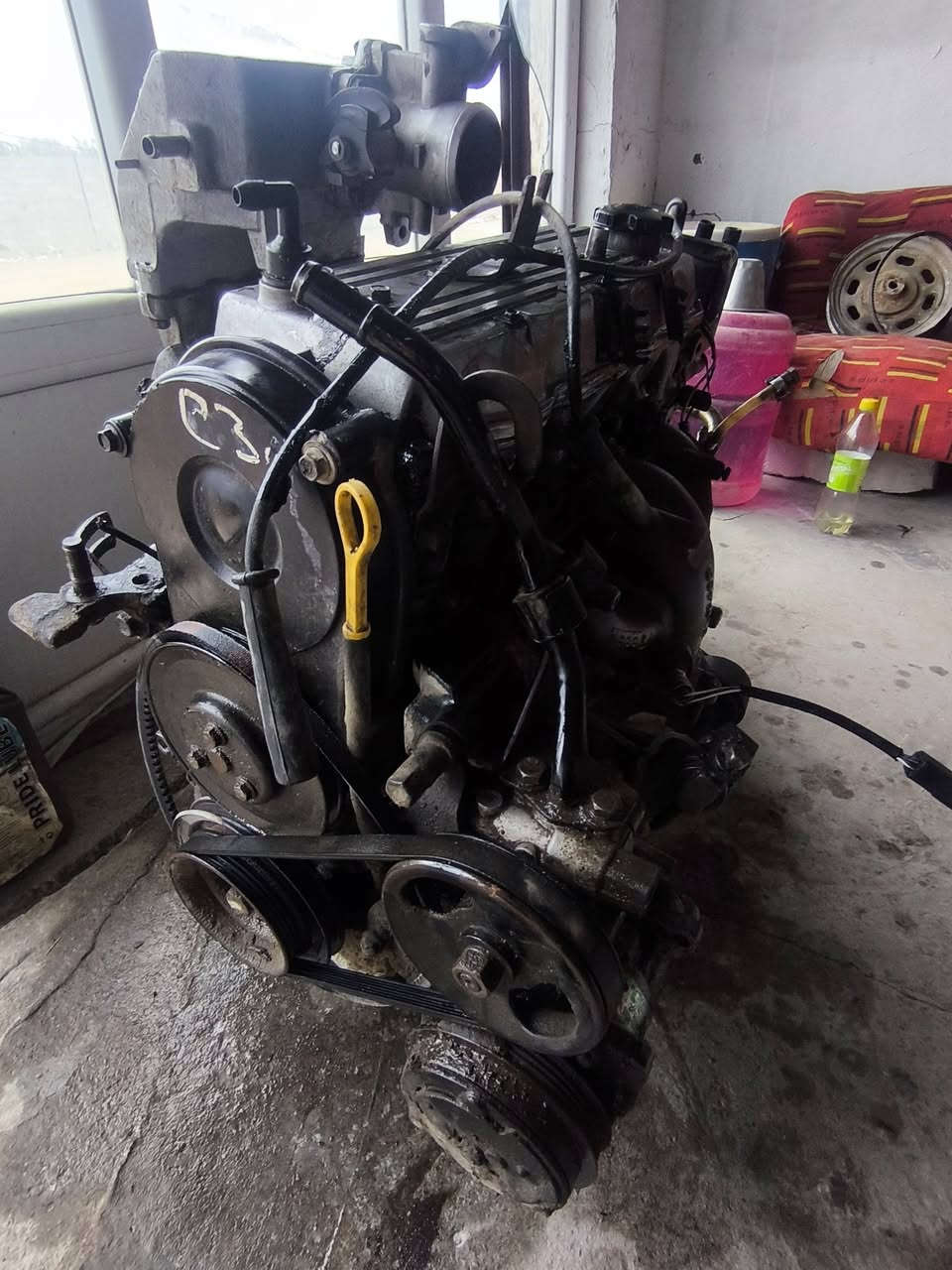 السلام عليكم مكينة للبيع
مكينة سايبة للبيع شرط الشغل 

مكينة كاملة الغراض الناقصة(دينمو...سلف...بخاخات) فقط
استفسار .......***********
