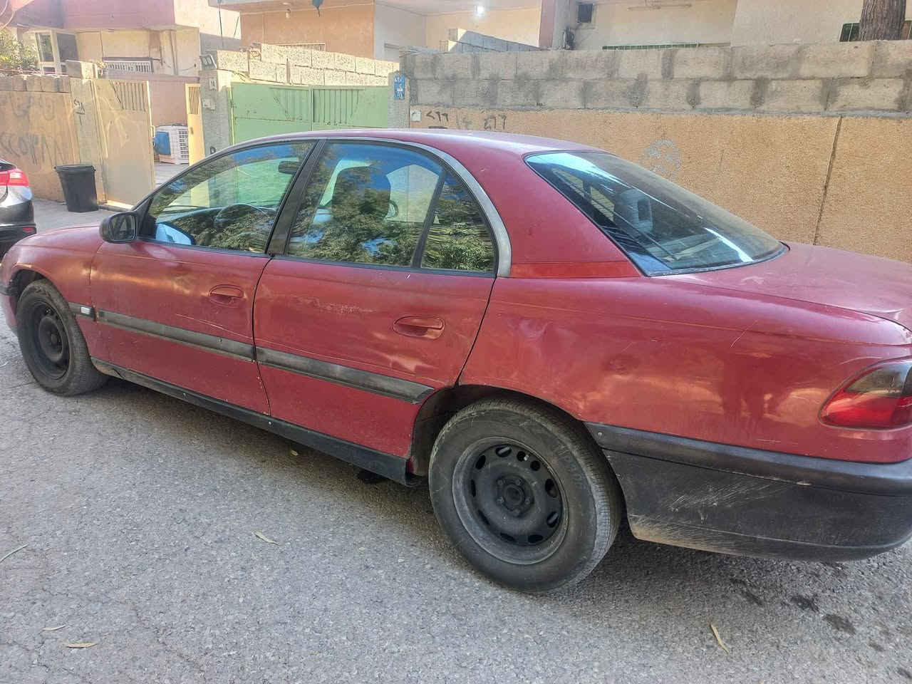 ئۆپل پشیلە 
مۆدیل 95
سەیارەک زۆرخاوینە
دینارمەسرەفی نیە 
تەبیرت ساردووگەرم
گیرومەکینەو ئەکسل بەشەرت 
کارەبای هەموی ئیشەکا
دعمولێ دراوی نیە 
بەس ئەولیاتە خاوەنی دیارنیە  
سعر 25 گەلاوکەمێ معملە 
ژم ***********
ژم *********** شمشمل, السليمانية
