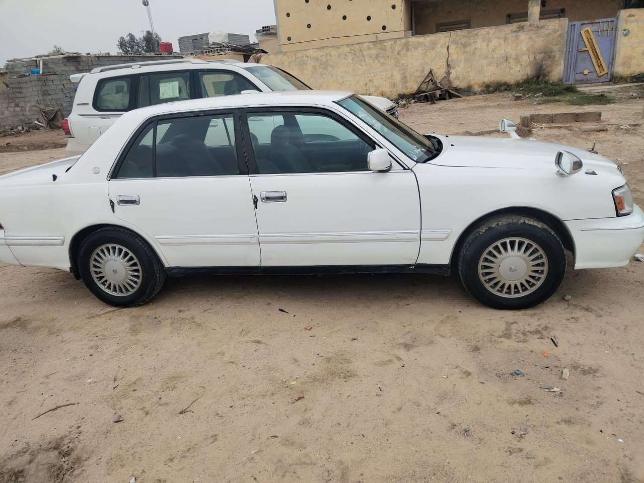 سلام عليكم
راس ثور للبيع موديل 98 سعودي ايسر بلاد گير عادي 
رقم دولي بسمي سنويه لل2031 مكفوله گص ونقل وصبغ وضربه قويه گير ومحرك جدد حداديه جديده تبريد تدفئه 
 السعر 90 وبيها مجال 
مكاني كربلاء 
***********
