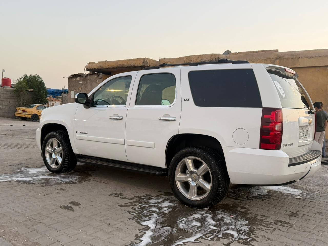 السلام عليكم للبيع شفر ليت تاهو مديل 2009 خليجي فول مواصفات داخل اسود LTZ كفاله ضربه تبديل صبغ بس حاشيت البيبان من جوه جوه التريشه صبغ كد خمس اصابع اثر زنجار وصبغ يم السبايدر بل قماره بل حاشيه قليل اثر زنجار جاهزه مكينه كير حداده تخم تاير جديد ستوه شاده حداداه قبل شهر نافضه كله مكينه 5200 8 سلندر فور ويل مواصفاته فتحه كشنات جلد حساس خلفي كامره شاشه جبيره تحكم ستيرن تثبيت سرعه كلش هواي بيه مواصفاه رقم بغداد بسمي رقم جديد سنويه جديده هزه جديده السعر 195 اوبيه مجال عنواني بصره حي الحسين هـ ***********
