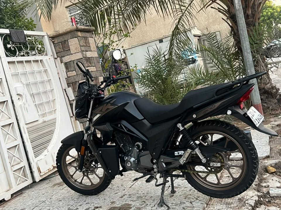 من رخصة الادمن
دراجة rk200 cc موديل 2025 نضافتها 100%
صار 4 اشهر من اخذتها بعدها على وضع الشركة
ماشيه17 الف
تخم تاير جبلي مانع انزلاق
لون اسود مميز
دراجه كلش حلوه و نضيفه أمانة الله جيب الفيتر ماتك وتعال إذا الدراجة بيها شي او مفتوح بيها برغي واحد تأخذها وانطيك فوكاها 500 ألف 
رقمها اربيل اصولي بس نروح للشركه اسويلك تنازل ثاني يوم وشوكت ميعجبك تروح تحولها باسمك ولو ممعتاز مابيعها ولله دراجة عملية بشكل تأخذها عمر 
سعرها يخبل 2.300 مليونين و ٣٠٠ ألف 
بلعافية عل ياخذها ✨
رقم تليفون ***********

