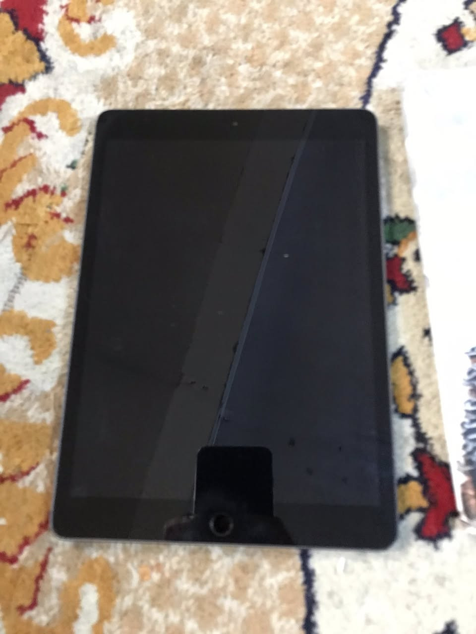 السلام عليكم ايباد سفن ذاكرة 128 كول شي شغال بي بطاريتة تعبانة بس الباقي فول بصمة اتصال كاميرات سيم كارت وياه قلم شحن تايب سي و حافظة فقط شاشة 3 خيارات المكان نهاية الشرطة الخامسة السعر 150 بي مجال بسيط ما عندي توصيل ولا مراوس محتاج ودا ابيعة الله شاهد للاتصال ***********
