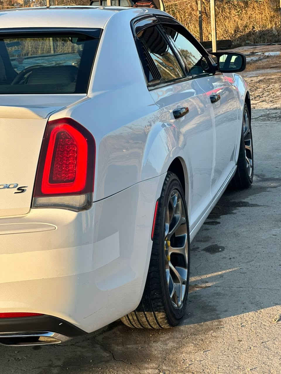 السلام  عليكم ورحمة الله وبركاته

‏‎‏‎       ——— لـلـبـيع  ———

كرايسلر اوباما   — Chrysler Obama

‏‎‏‎وراد كندي 🇨🇦 .     —  بدون ايرباك   

‏‎‏‎الموديل           — 2015

فئة.                 — 300s 

حجم المكينه   — 3600/ V6

‏‎‏‎اللون               — ابيض    

‏‎‏‎المسافه المقطوعه — 88.000

‏‎‏‎حاله السياره. — مثل ماموضوح بل سونار

‏‎‏‎المواصفات 

‏‎‏‎- بصمة تشغيل 

‏‎‏‎- بصمة أبواب 

‏‎‏‎-تشغيل عن بعد 

- فتحة سقف ( بانوراما ) 

‏‎‏‎-ترحيب عند الاقتراب 

‏‎‏‎-كشنات جلد 

-كشنات تدفئة 

- گير ماوس 

-حساس تايرات 4 

‏‎‏‎-شاشه كبيره 

‏‎‏‎-كشنات تدفئة 

‏‎‏‎- تبريد ثلج

‏‎‏‎- بگ لايت LED 

- ليد نهاري 

‏‎‏‎-كرساسي الامامية كهربائيه 

‏‎‏‎-تحكم ستيرن جهتين 

‏‎‏‎-تحديد سرعه 

‏‎‏‎-مانع انزلاق 

‏‎‏‎-كامره خلفيه دواره 

‏‎‏‎باقي المواصفات المعروفه 

‏‎‏‎السعر            — 235 وبيهة مجال

‏‎‏‎رقم السياره    — السليمانيه  

‏‎‏‎موقع  السياره — ديالى ابي صيدا 

‏‎‏‎للأستفسار.     — *********** -
