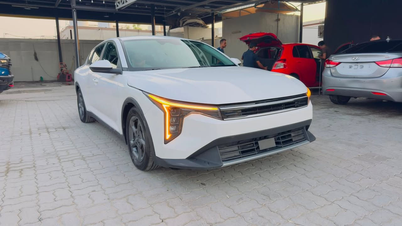 الجديد الجديد يمي وسعر لبلاش  K4 2025 بدون ايرباك
السلام عليكم للبيع كي فور 25 وارد امريكي حادثه صندوك مبدل ودعاميه خلفيه + بنيد موصفات معروفه سبوع وتدخل لبغداد بسم المشتري
السعر 130 وبيه مجال لشراي واصل بغداد جاهز مع الكمرك
الاتصال *********** حسين
مكان بغداد زعفرانيه
