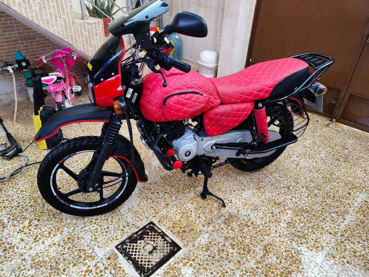 السلام عليكم بوكسر  جبلي 23 نازله ب24 بااسمي ماشيه 9الاف رقم اربيل ومكانها اربيل ***********3
