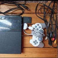 بلاي ستيشن ٢ • ريزدنت إيفل ٤ • حالة ٩٫٨/١٠