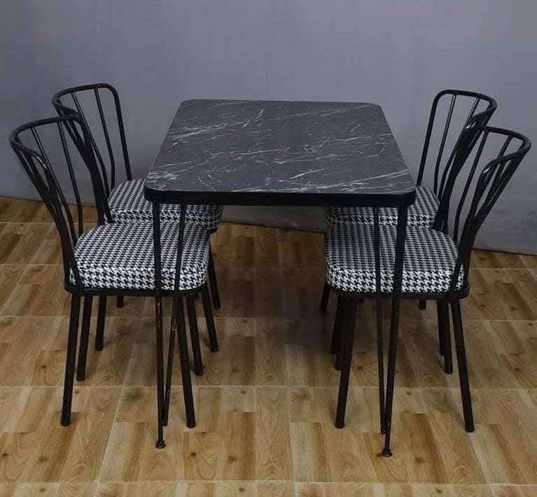 💥توفر من جديد لكثرة الطلب عليه 💯
ميز طعام تركي 4 كرسي
الابعاد ::-
 110 x 70 cm 

السعــــــر  115 الف


**إذا كنت صاحب هذا الإعلان وتريد حذفه لأي سبب، رجاءا أرسل رسالة إلى الدعم الفني**