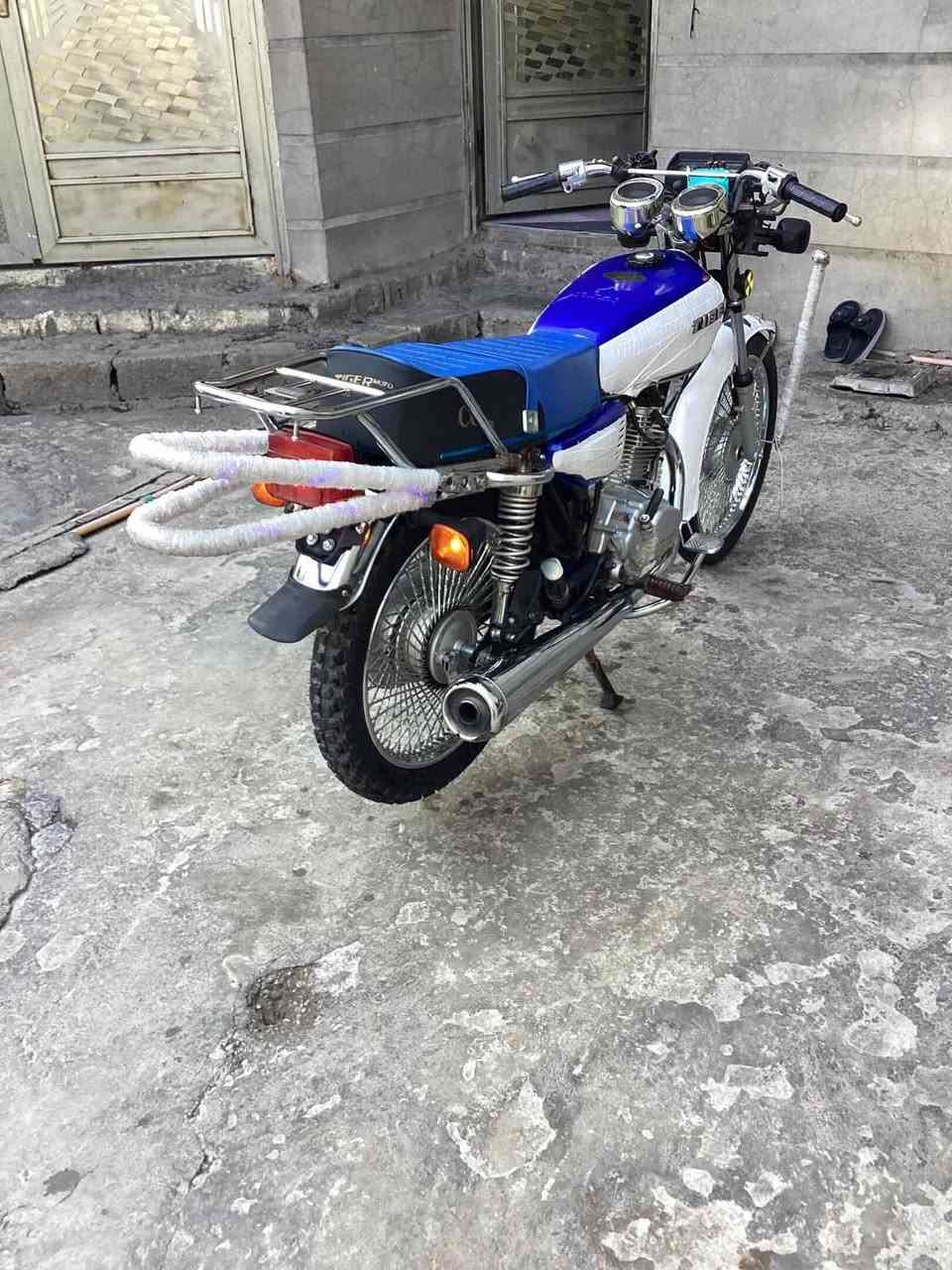 السلام عليكم دراجه للبيع تايكر 2023 دراجه كله بلاد برقي ما مبدل بيه دراجه نايمه محرك كبس لاصوت ولا صرف ولا بخار كهربيات كله شغال نشرات كامل شغل دراجه كل عيب ما بيه سعر 550 بي مجال شي بصيط شراي اتصل عل رقم *********** مكاني حي حجاج
