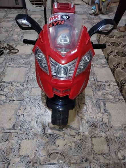 .. دراجه للبيع ..  دراجه شحن اطفال باله اخو الجديد بطارية وشاحنة جديده السعر 100 العنوان البصرة الجبيلة شارع السايلو قرب كرفان المختار *********** شط العرب
