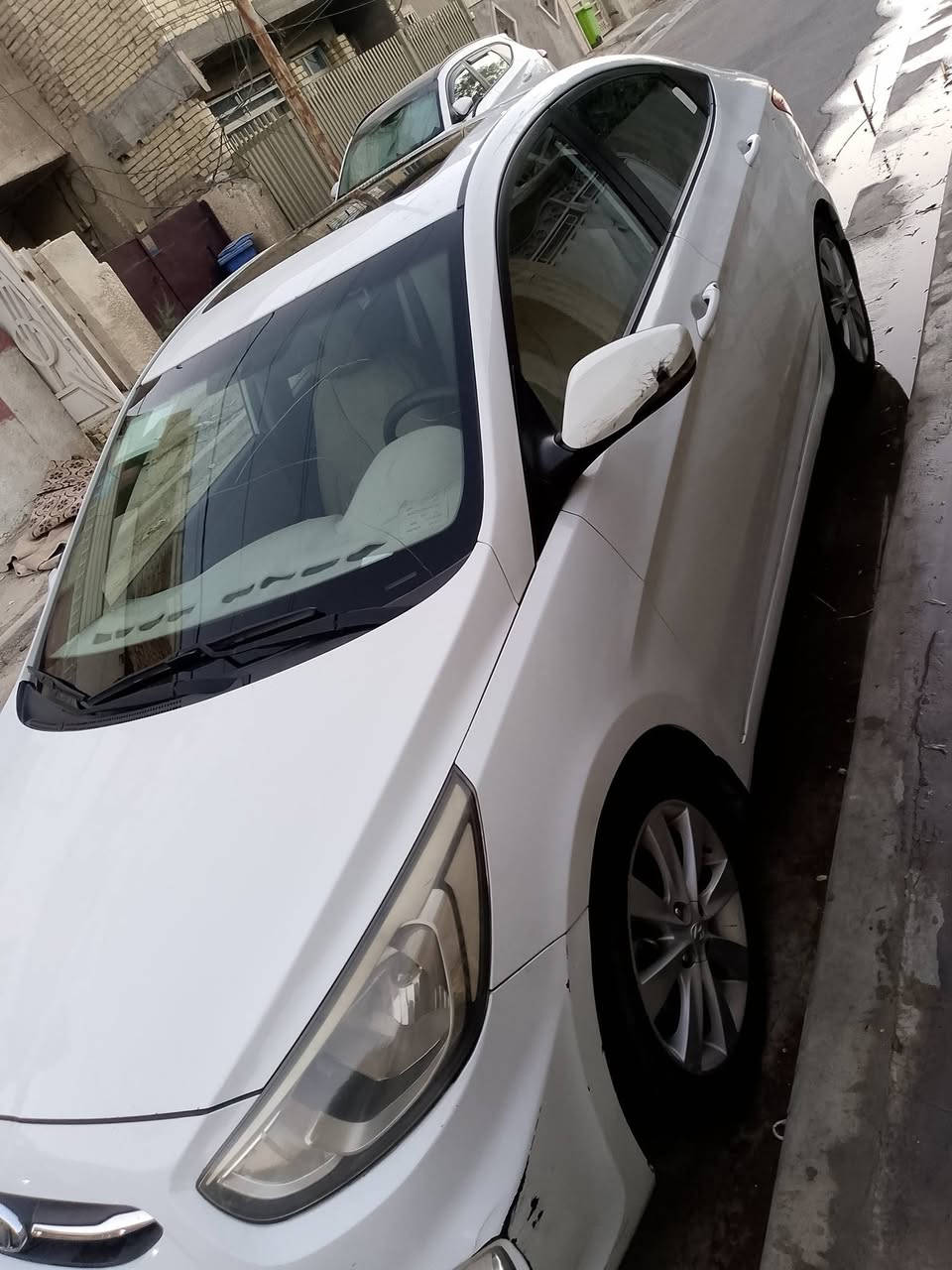 السلام عليكم اكسنت خليجي موديل 16بسمي بيهة بارد بل بابتين الخلفية مكن السيارة بغداد الدورة السعر 113 ***********
