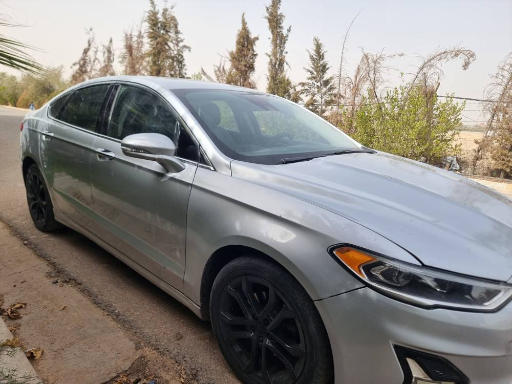 فۆرد فیوژن  ٢٠١٩ سلڤەر فول مواسەفات SEL
سلاید،شەغال، بەسمەی ئیش پێکردن، بەسمەی دەگا، تەبرید مەرکەزی، کوشن جلد، کوشن گەرم ،کوشن خەزن، هەردوو کوشن کارەبای ، کامیرە ،رادار، راداری تەنیشتەکان، حاساس، فلچە حەساس ،سێ شاشە و شاشە گەورە، ئۆتۆ هۆڵد، ئۆتۆستۆپ، دووگمەی ڤۆلیۆم ، تەحدید سورعە، گێر سپۆرت، گێر ماوس, کار پلەی، بلوتوث ، لایتی لید، بلاجکتۆر، 
گێڕو مەکینەو تەبرید و کارەباییات بەشەرت.تەنها قەپات مەکینە کرایتەوە کازکێت گۆڕایە بەڵام بەشەرت. دوو پارچەی سبوغە بێ ژوورەوە بێ ئێرباگ. هەموو ئێرباگەکانی بیلادین. 
نرخی١١٧ وەرەقەو مەجالێکی کەم.
***********
***********
فورد فيوجن ٢٠١٩ فول فول مواصفات ١/١
فتحة، تشغيل عن البعد، بصمة التشغيل بصمة الابواب، تبريد مركزي كشن جلد كشن تدفئة كشن كهربائية كشن خزن، رادار امامي جانبي خلفي. ثلاث شاشات و شاشة كبيرة. توقف ذاتي. ئوتوهولد. تحكمات ستيرن. تحديد سرعة. كير ماوس و سبورت.  كار بلي سيستم. لايتات ليد و بلاجكتور. كير محرك تبريد كهربائية كلها شرط. قطعتين صبغ بدون دواخل بدون ارباك كلها بلادي.
سعر ١١٧ ورقة و بها مجال. 
***********
*********** أربيل, العراق
