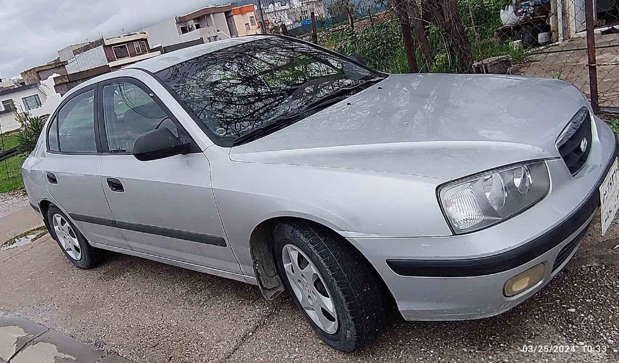 هۆندای ئەلێنترا 2002 ماڵی دۆست
بێ بۆیاخ 
بێ لێدران دەعامی بۆدەعامی بەشەرت
بەجوانی و پاکی ماوەتەوە
گێر و مەکینەی بەشەرت
مەکینە گەورە ١٨ مەرغوب
هیچ کێشەیەکی تێدا نییە
زۆر توند و تۆڵە
تایەی تازەیە 
تەبرید سارد و گەرم ئیشەکات
رەقەم  سلێمانی
ژ.م *********** دار بنديهكان, السليمانية
