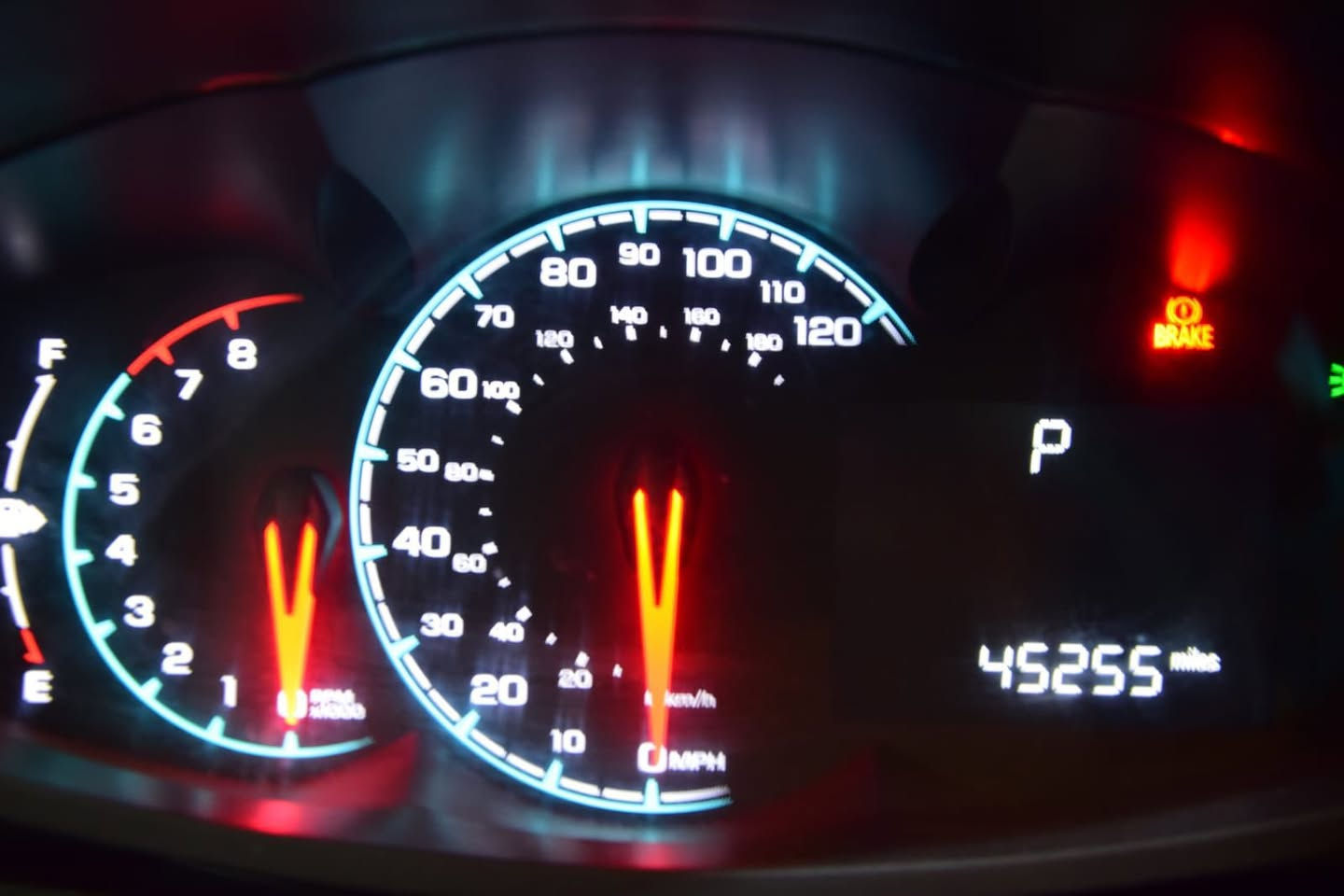 سلام عليكم
شوفر سبارك موديل 21
اللون مميز مواصفات عادية 
تخم تاير السيارة بعدها بلادية محرك مكفول كير مكفول السيارة عندي جانت ماشيه ٤٠٠٠ وحاليا ٤٥ الف جديدة جدا بدون نواقص حادثها بنيد فقط بدون دواخل السياره بأسمي السعر 105 ورقة وبيها مجال مكاني بغداد حي الاعلام .

حي الإعلام السيديه
***********
