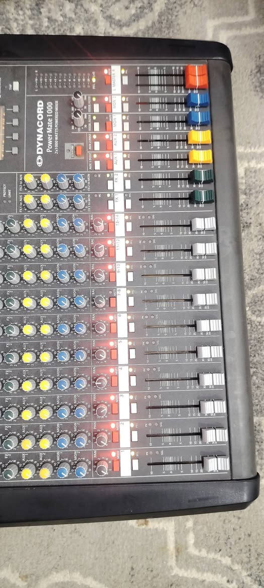 مكسر دينكورد ١٠٠٠ بور.  خير من الله شرط الفحص السعر ٤٥٠
بور ياماها 7000 السعر ٢٥٠


**إذا كنت صاحب هذا الإعلان وتريد حذفه لأي سبب، رجاءا أرسل رسالة إلى الدعم الفني**