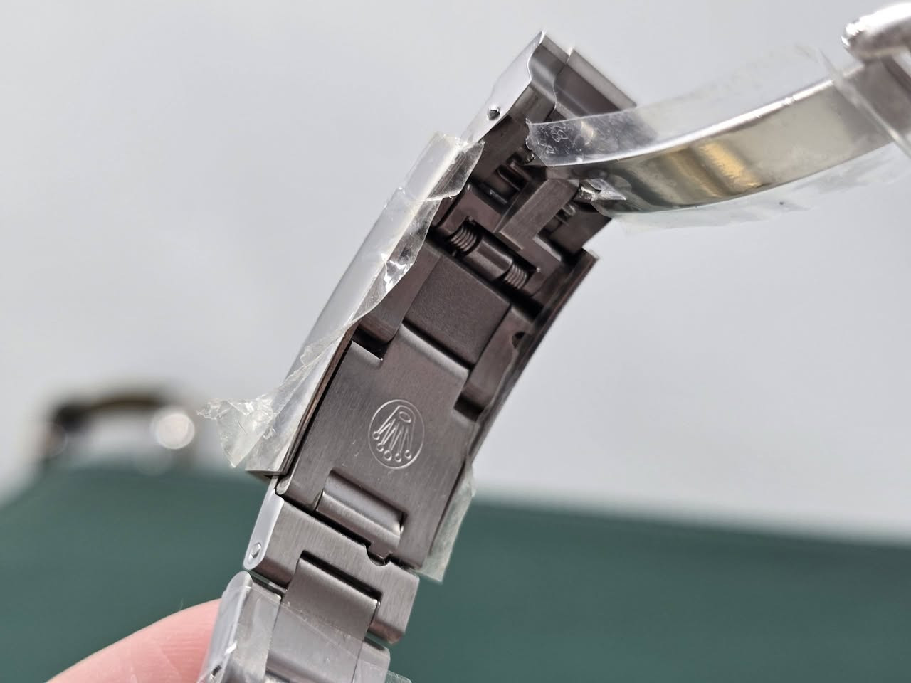 (((مزاد يبدأ من 60 ألف ينتهي ب 6 صباحًا)))
ساعه ماركه.......  من أمازون 
ماكنه اوتماتيك  لون مينا مميز 
ضد الماء وزن ثقيل رنك دوار 
أميال وأرقام لامنوس القطعه كامل ختومات 
قفل سلايد يتكبر ويصغر قفل بحري ((تفاصيل داخل فيديو))
مكاني كربلاء (متوفر توصيل)


**إذا كنت صاحب هذا الإعلان وتريد حذفه لأي سبب، رجاءا أرسل رسالة إلى الدعم الفني**