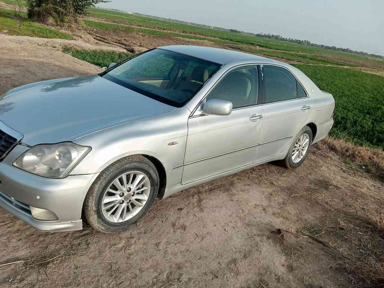 سلام عليكم شاهينه بسمي انكليزي بصره شاصي 82 المديل 2005 تحويل بكل مكان 3 دكمه  السعر 125 واتساب ***********
